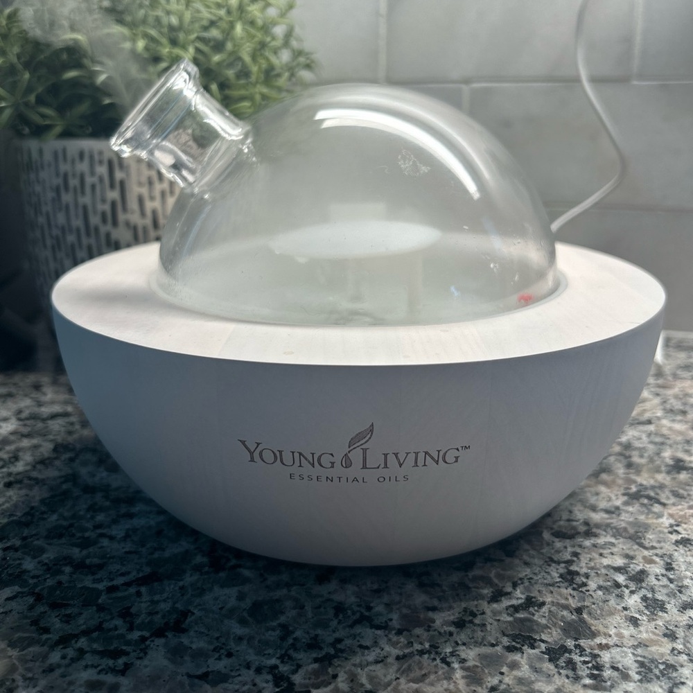 Young Living Aria Diffuser White